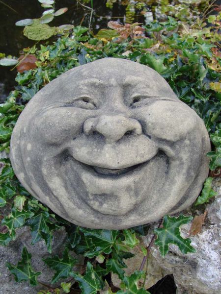 Lebender Stein Lachend Aus Antiksandsteinguss Steinfiguren Bronzefiguren Gusseisendeko Und Gartenfiguren